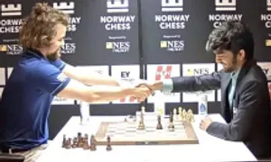 Vua cờ Gukesh: 'Vượt kỷ lục Elo của Carlsen là khả thi'